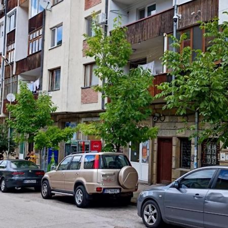 Авиа- Бижу В Полите На Царевец Veliko Tarnovo Exterior photo
