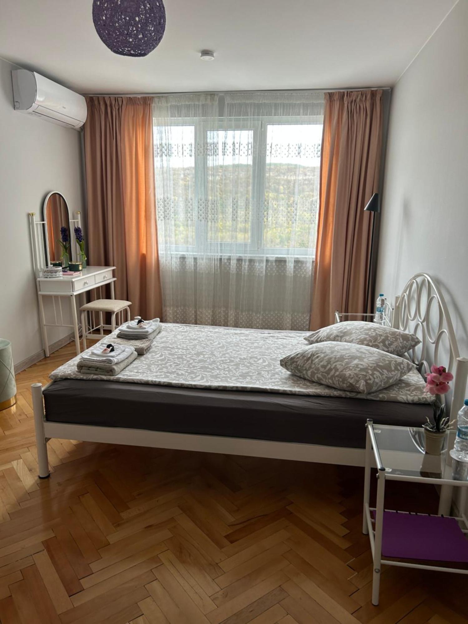 Авиа- Бижу В Полите На Царевец Veliko Tarnovo Exterior photo
